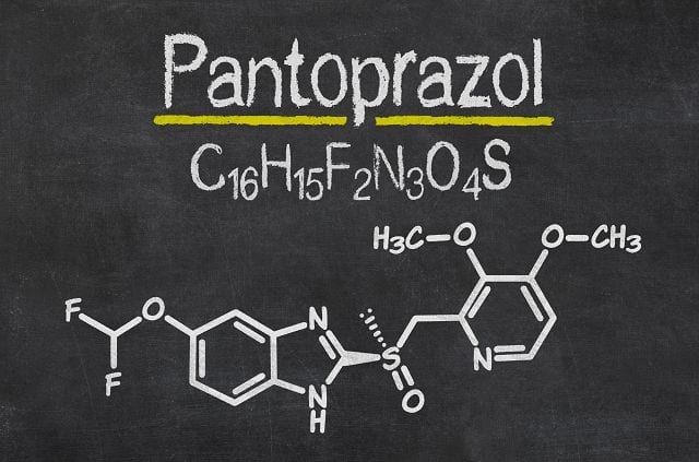 Pantoprazol ist ein Wirkstoff aus der Gruppe der Protonenpumpenhemmer. Er wird zu Behandlung von Magengeschwüren und Sodbrennen eingesetzt.