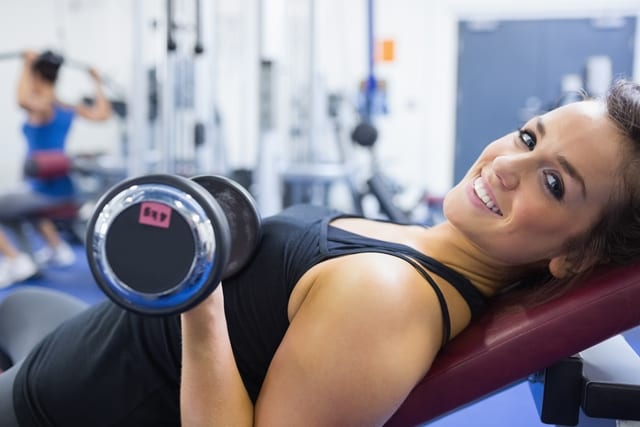 Krafttraining des Oberkörpers fördert eine gesunde Haltung und lässt die Oberkörpermuskulatur langsamer ermüden.